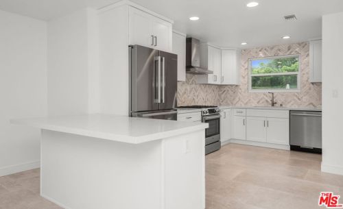 6249 Langdon Ave, Van Nuys, CA 91411-1103