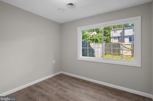 1365 Elm Grv Cir, Silver Spring MD 20905-6060 exterior