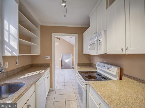 12500 Meadowood Dr, Silver Spring MD 20904-2928 exterior