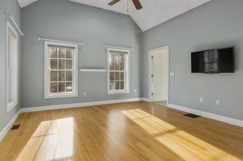 30 Maplevale Rd, South Hampton, NH