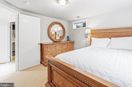 5225 Heming Ave, Springfield VA  22151-2942 exterior