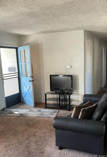 10421 Lexington St, Stanton, CA 90680-1433
