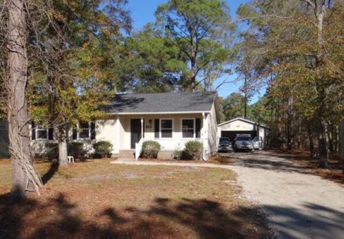 312 Kemper Rd, Hampstead, NC 28443-2625