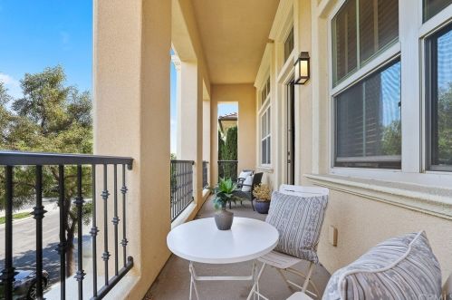 57 Kempton, Irvine CA  92620-2139 exterior