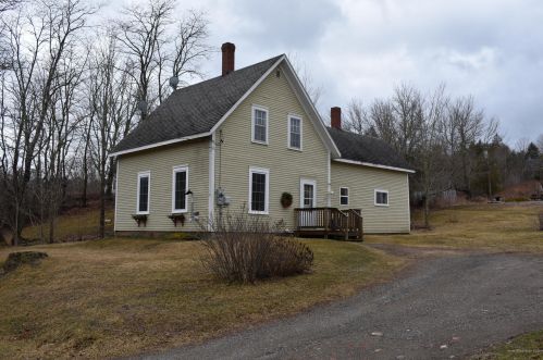 21 Front St, Pembroke, ME 04666-4314