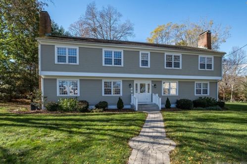 38 Main St, Essex, CT 06426-1148