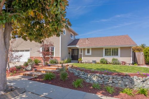 305 Blossom Valley Dr, Los Gatos, CA 95032-3931