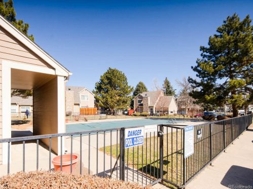 13282 Asbury Dr, Aurora CO  80014-4302 exterior