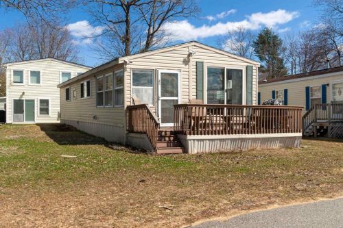 25 2nd St, Belmont, NH 03220-3402