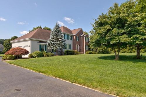 44 Strawberry Ln, Southington, CT 06489-3905