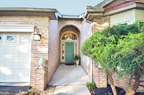 10 Ambler Ln, Falling Waters, WV 25419-4049