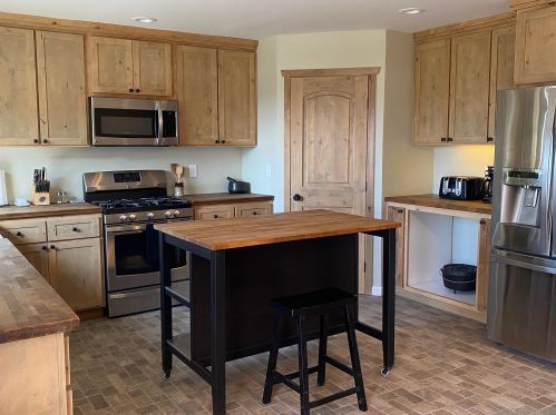 384 Sawday Rd, Ramona, CA 92065-1628