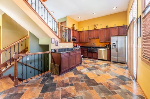 6235 Knox Ave, Chicago, IL 60646-5029