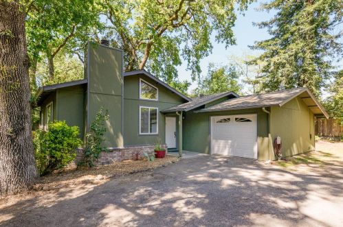 8155 Glen Arbor Rd, Ben Lomond, CA 95005-9732