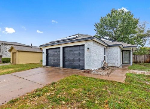 2521 Whitehurst Dr, Fort Worth TX  exterior