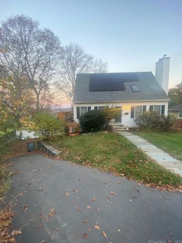 16 Green Hills Cir, Waterbury, CT 06708-2114
