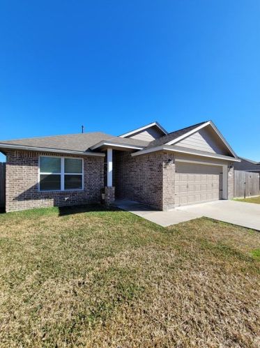 6114 Fox Ridge Dr, Angleton TX 77515-2512 exterior