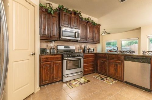 1824 Kachina Lodge Rd, Fort Worth TX  76131-2403 exterior