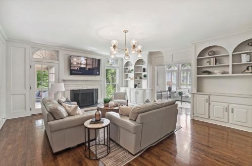 280 Cameron Ridge Dr, Atlanta GA  30328-4709 exterior