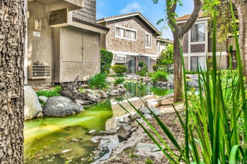 279 Streamwood, Irvine CA  92620-1944 exterior