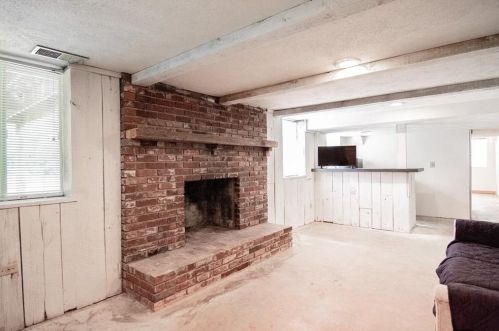 100 Finchley Ct, Atlanta GA  30328-2034 exterior