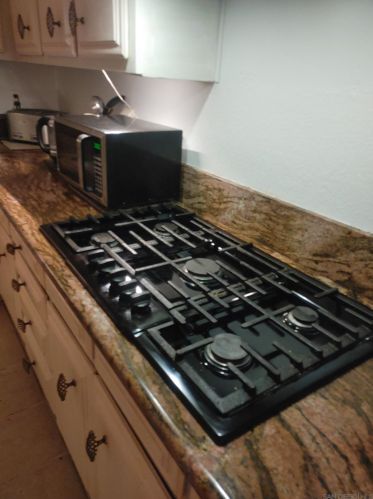 534 Rolling Hl Rd, Vista CA 92081-7513 exterior