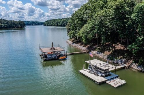 3179 Alenes Dr, Gainesville, GA 30506-3746