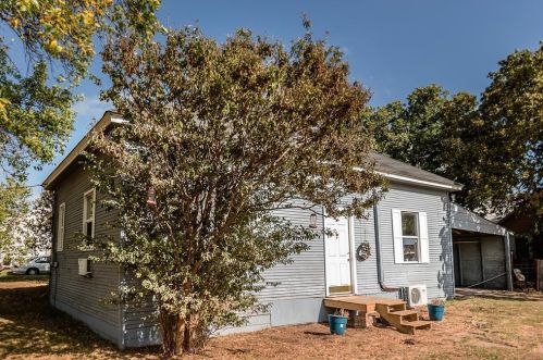 110 Pecan St, Nocona TX  76255-2729 exterior