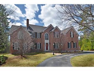 37 Strafford Ln, Manchester, NH 03110-4536