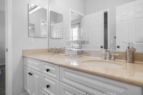 1191 Pamplona Dr, Riverside CA  92508-8724 exterior