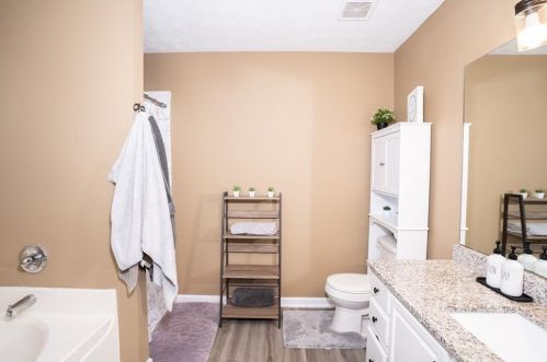 122 Meadow View Dr, Jackson GA  30233-2908 exterior