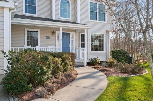 14 Regatta Dr, Niantic CT  06357-1644 exterior