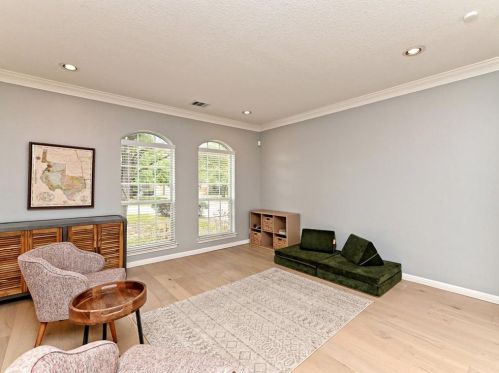 3212 Burks Ln, Austin TX  78732-2100 exterior