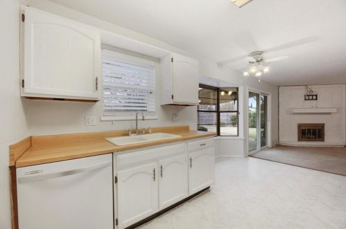 1614 Meridian Way, Garland TX  75040-5358 exterior