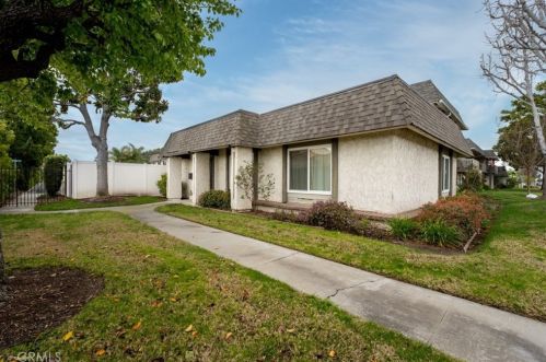 11875 Amethyst Ct, Santa Ana, CA 92708-1210