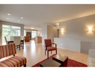 2231 Liberty Ln, Saint Paul, MN 55122-1957