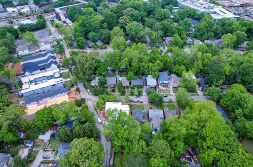 1102 Hawthorne St, Atlanta GA  30307-2609 exterior