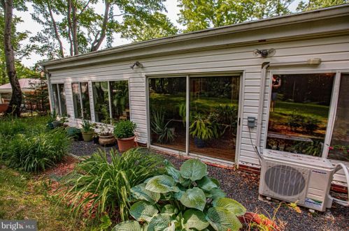 7415 Hastings St, Springfield VA  22150-4108 exterior