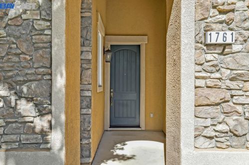1761 Cherry Blossom Ln, Tracy, CA 95377-8821