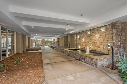 390 17th St, Atlanta GA  30363-2000 exterior