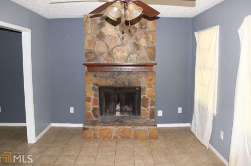 35 Belmont Farms Dr, Ellenwood, GA 30294-2708