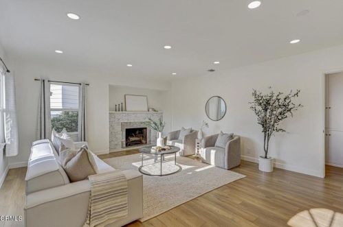 2919 El Caminito, Glendale CA  91214-2006 exterior