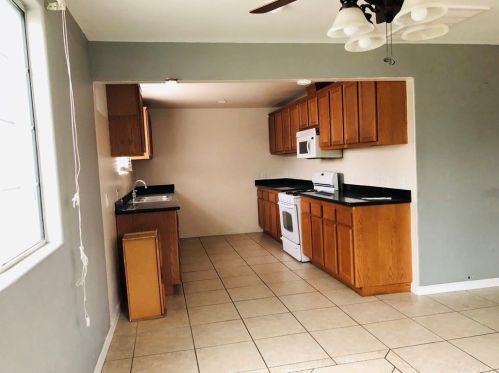 836 Zeyn St, Anaheim CA  92805-1841 exterior