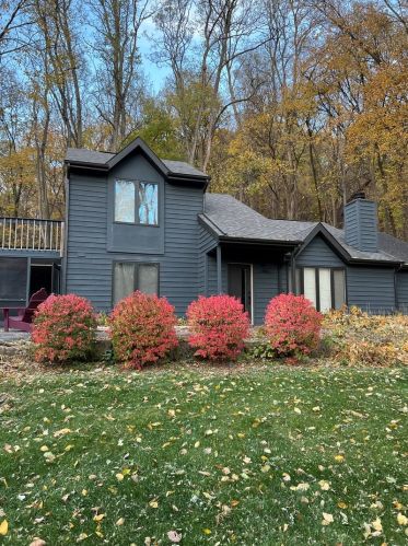6 Longwood Dr, Galena, IL 61036-9212
