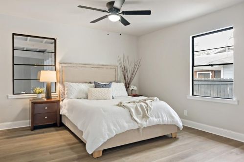 4801 Selkirk Dr, Fort Worth TX  76109-5043 exterior