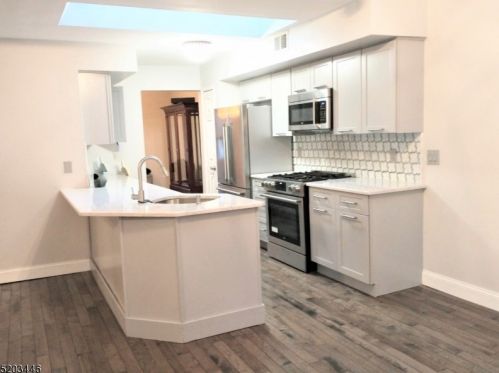 55 Clarken Dr, Town Center NJ  07052-3453 exterior