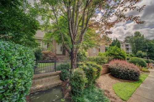 73 Belle Isle Rd, Atlanta GA  30342-2533 exterior
