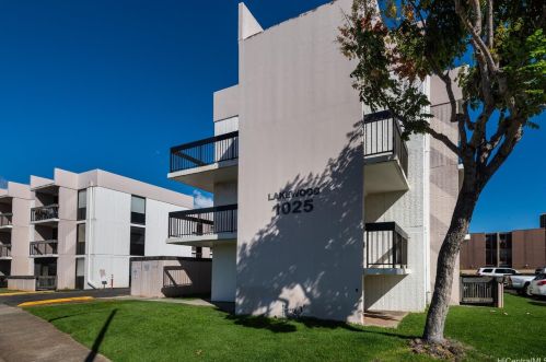 1025 Ala Lilikoi St, Honolulu HI  96818-2366 exterior