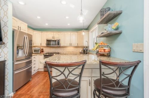 3 Autumn Ln, Hackettstown NJ  07840-4704 exterior