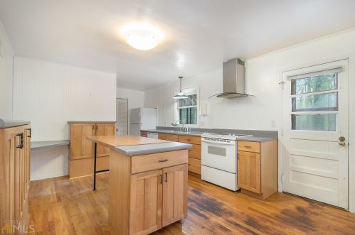 5115 Derrick Rd, Atlanta GA  30349-1614 exterior